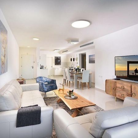 Ariston Luxury Garden Apartment With A Pool Tiberias Exterior photo