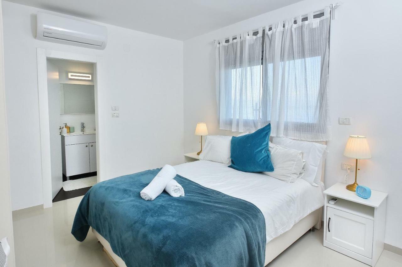 Ariston Luxury Garden Apartment With A Pool Tiberias Exterior photo