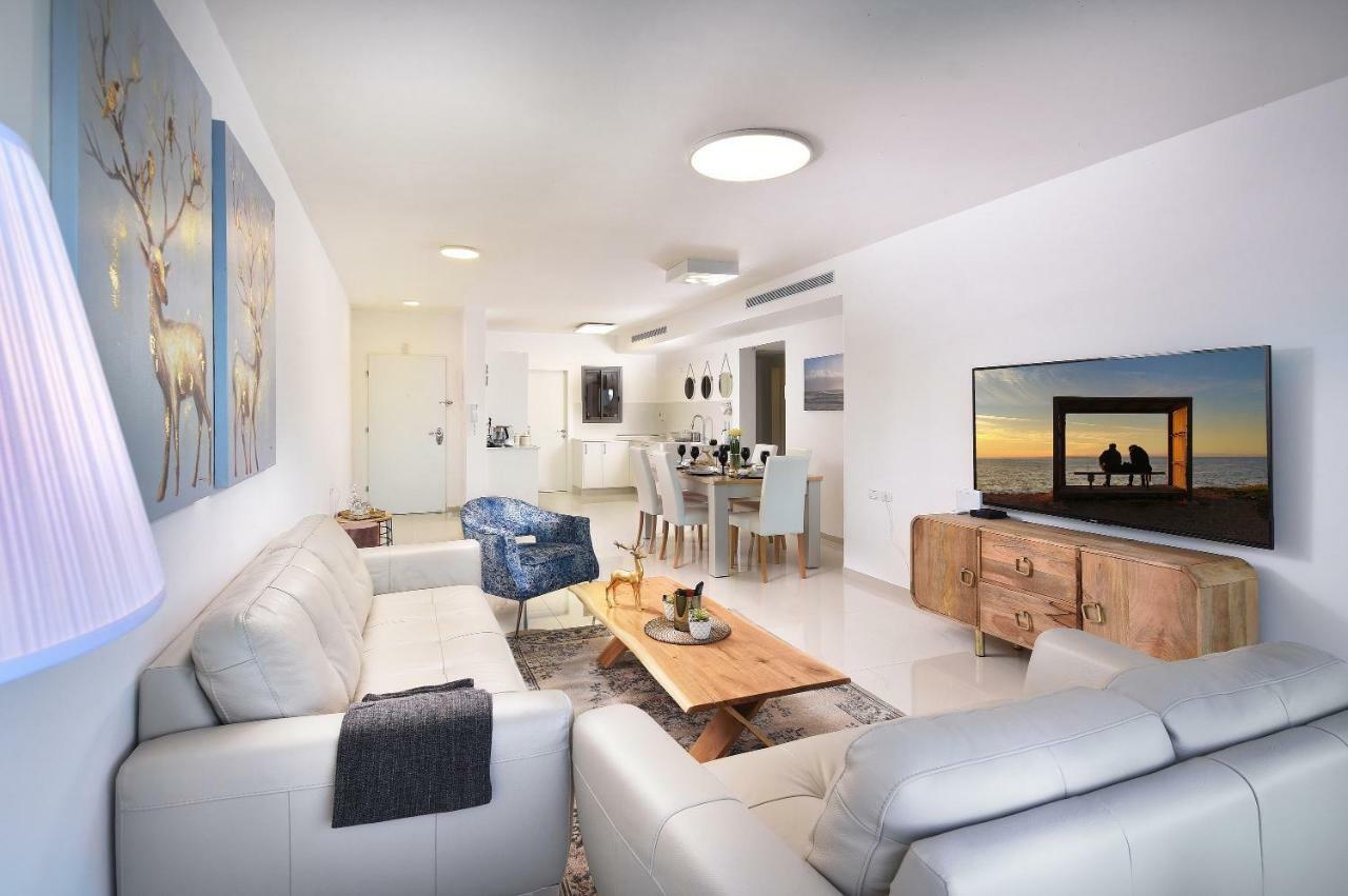 Ariston Luxury Garden Apartment With A Pool Tiberias Exterior photo